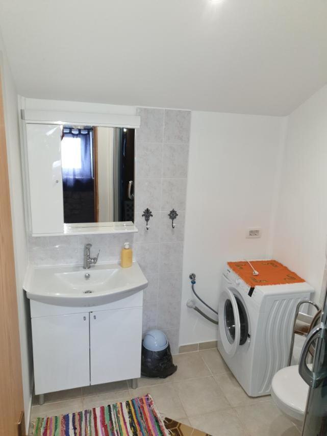 Penthouse Prvic Luka Apartment Exterior photo
